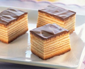Bánh bông lan ngàn lớp Nhật Bản Baumkuchen và cách làm tại nhà
