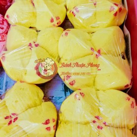 Bánh bông lan nở người hoa