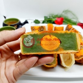 Bánh trung thu nhân hạt sen trà xanh